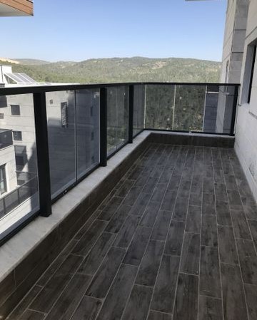 Neve Shamir 4 room apartment For Sale