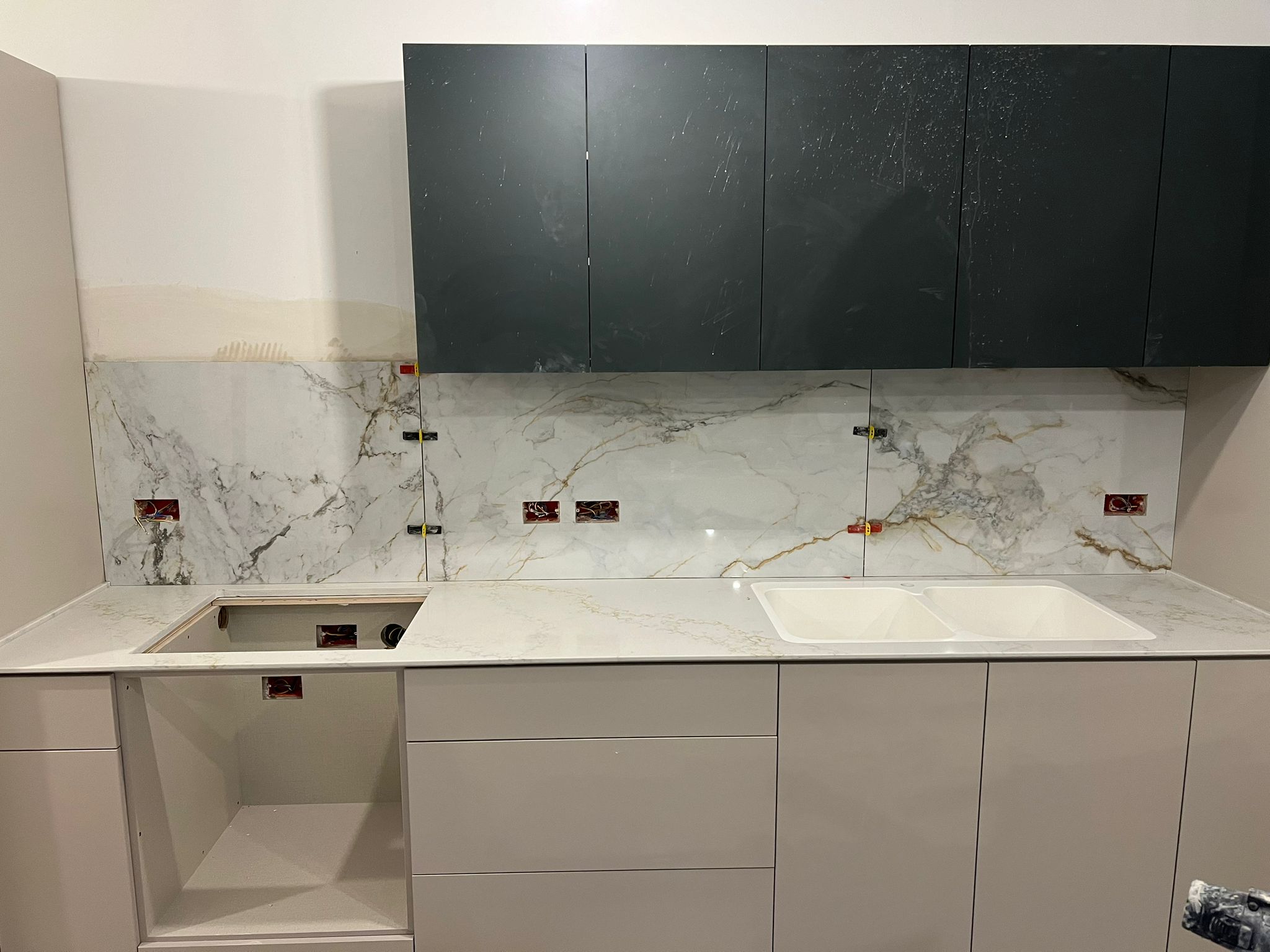 Neve Shamir – Invested 5 room Penthouse For Rent
