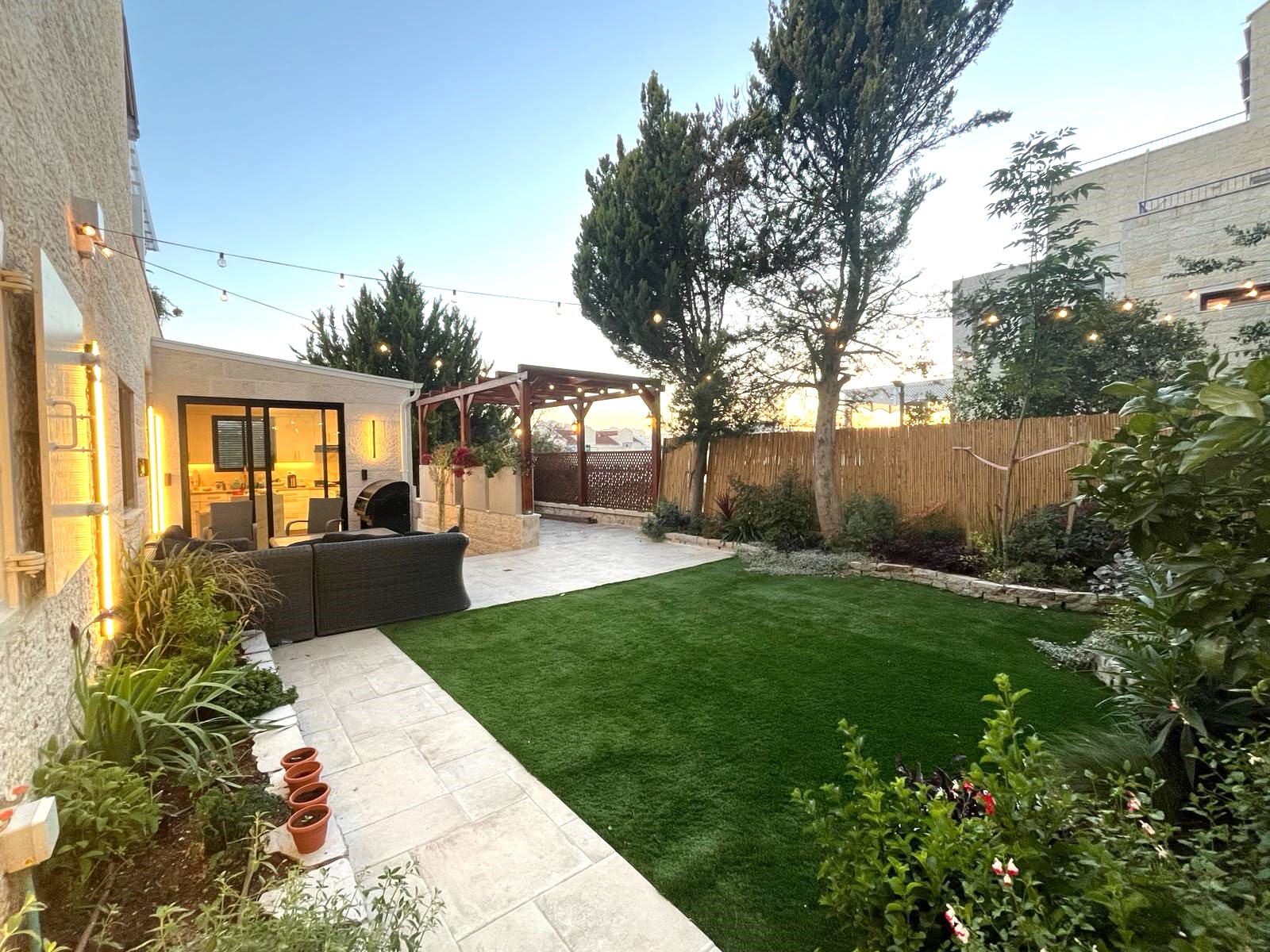 SOLD! Beautiful Large Apartment + Garden + Option for Rental For Sale in the M3 Area –  RBS A
