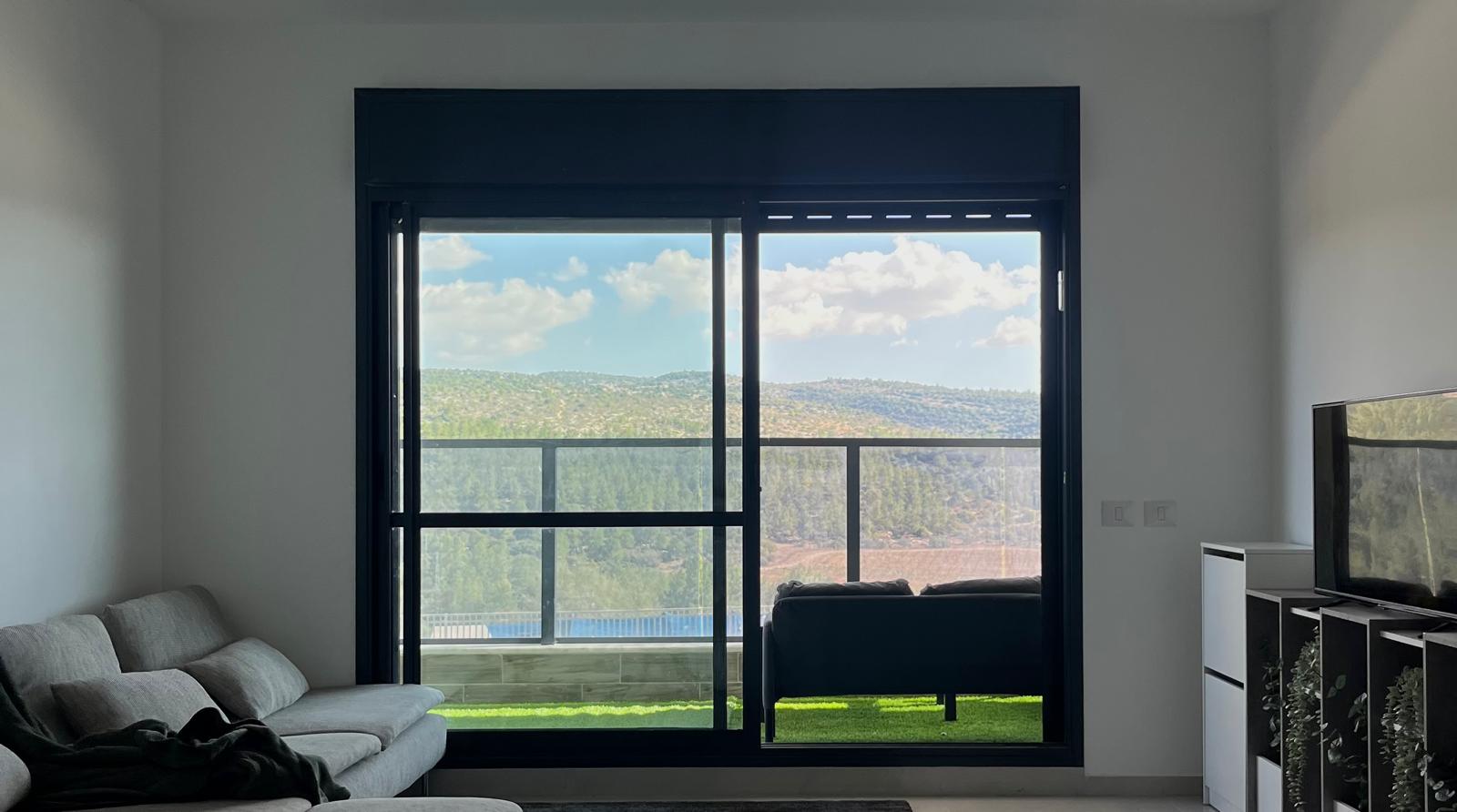 Beautiful 5 room apartment with Gorgeous View For Sale in Neve Shamir