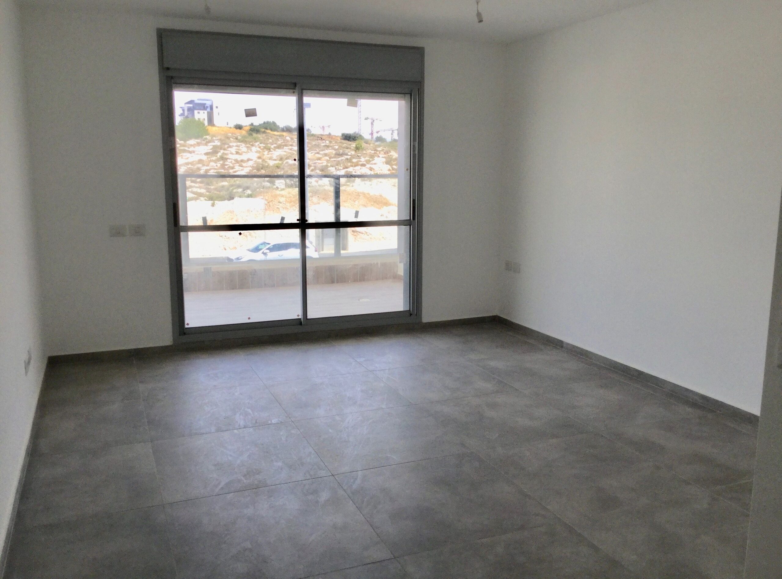 lovely 4 room apartment in neve shamir for sale