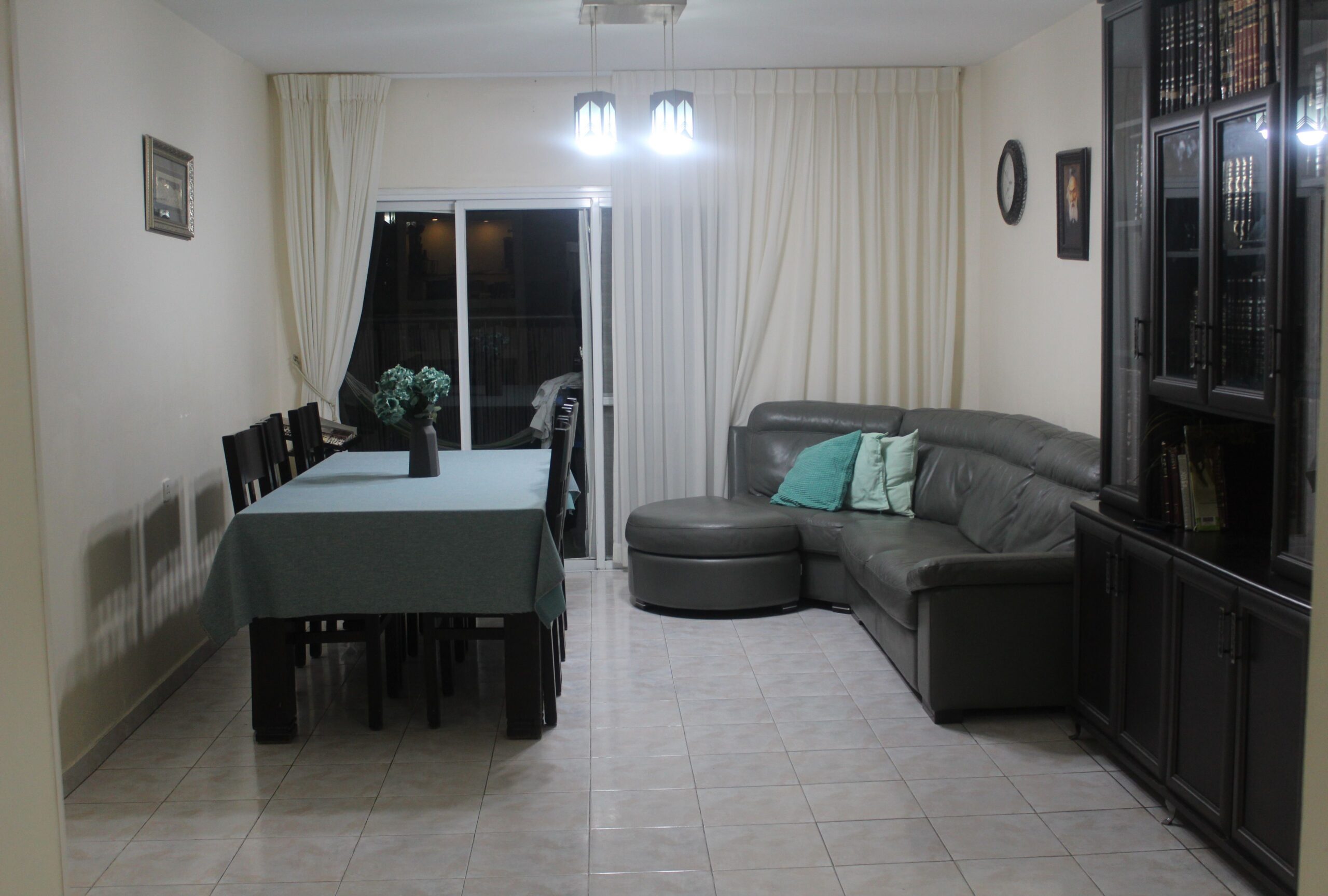 spacious 5 room apartment on Lachish for sale