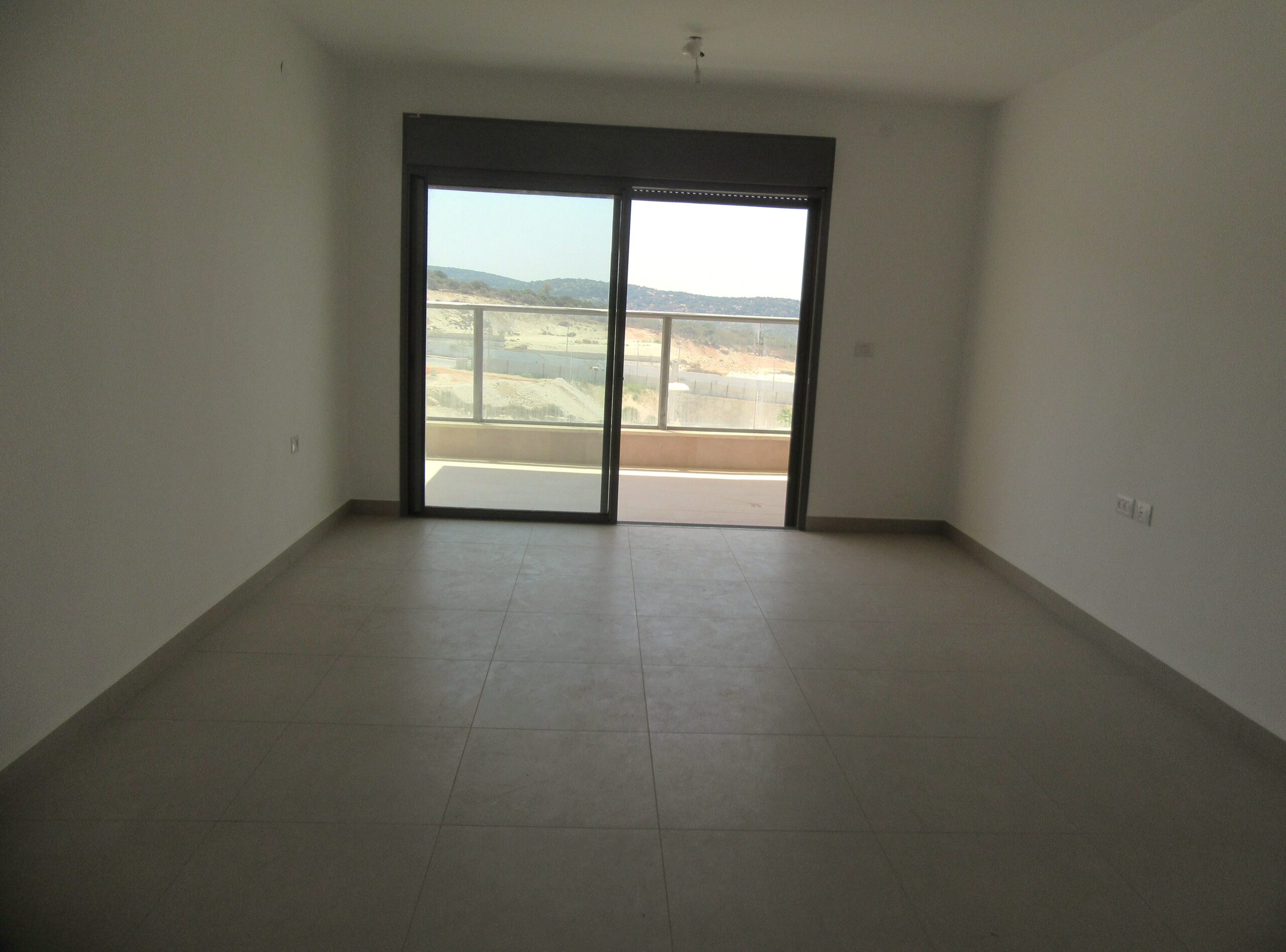 spacious 5 rooms in rbs D for sale!