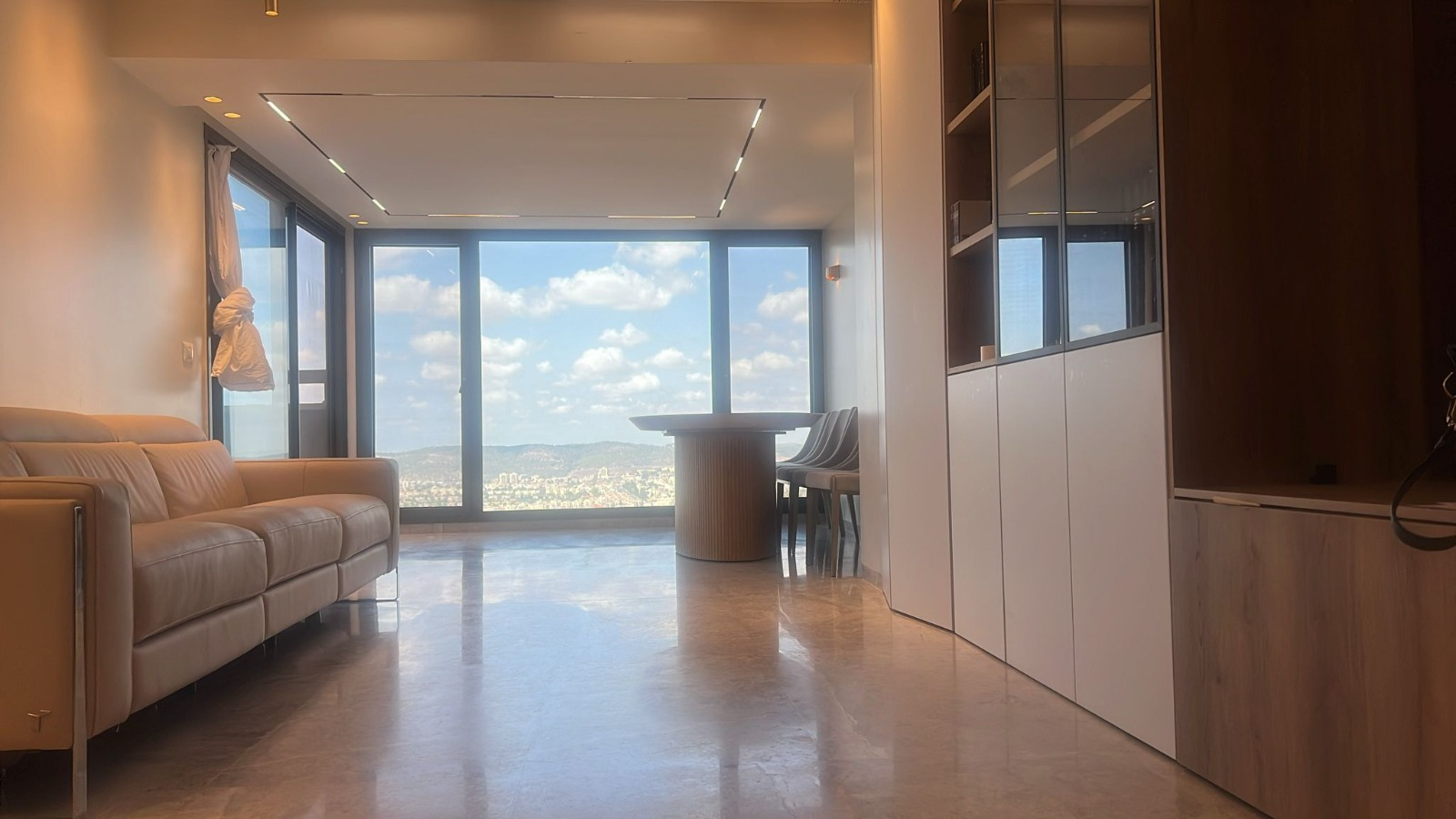 Luxury Apartment For Sale on Nachal Timna  – Ramat Beit Shemesh Aleph