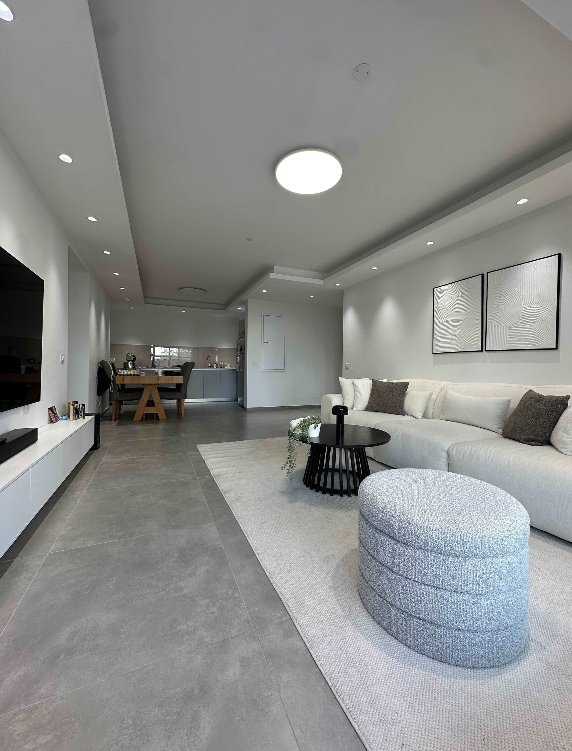 For Sale – Spacious Renovated 5-Room Apartment